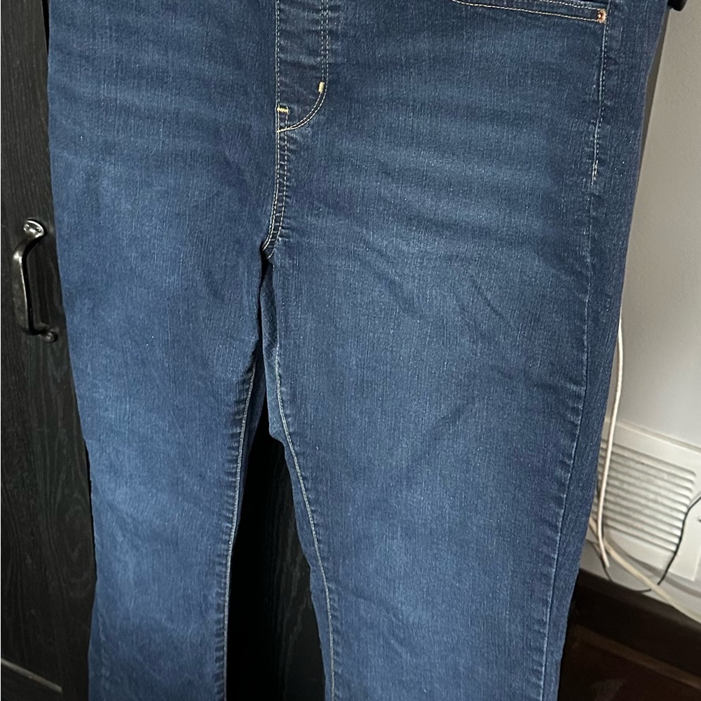 Signature by Levi Strauss Women's Boot Cut Jeans in Dark Blue